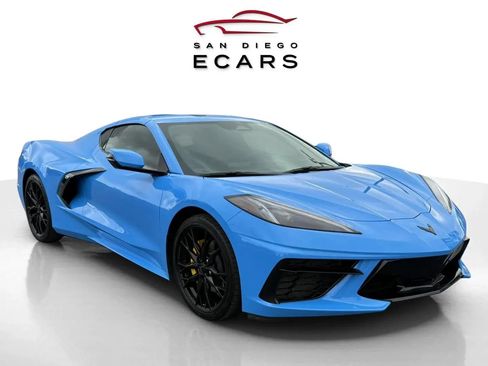 Used 2025 Chevrolet Corvette Stingray Coupe w/ 1LT image 3