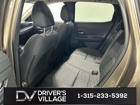 Used 2025 Nissan Kicks SV AWD/4WD image 19