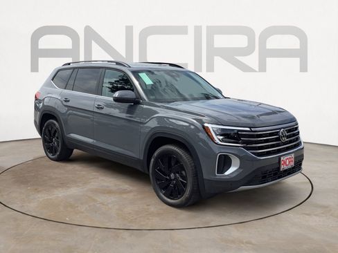 New 2026 Volkswagen Atlas SE FWD image 1