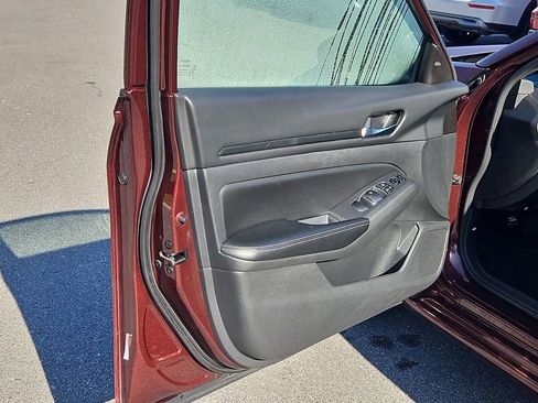 Used 2024 Nissan Altima 2.5 SV image 17