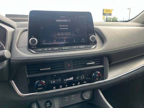 Used 2025 Nissan Rogue SV FWD image 20