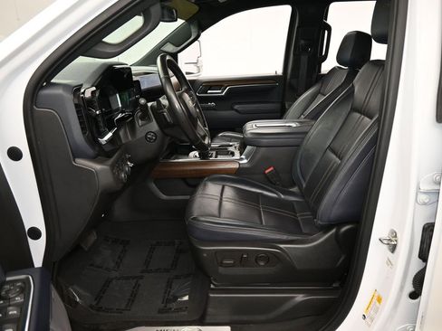 Used 2022 Chevrolet Silverado 1500 High Country image 11