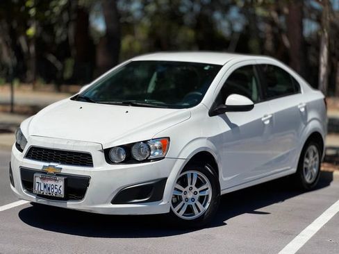 Used 2015 Chevrolet Sonic LT FWD image 8