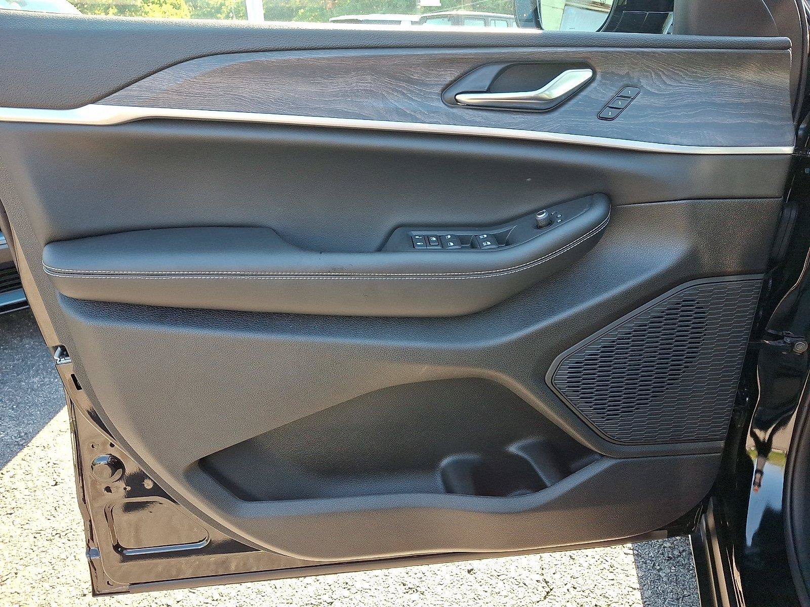 New 2027 Jeep Grand Cherokee Limited AWD/4WD image 8