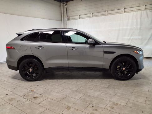 Used 2022 Jaguar F-PACE S image 10