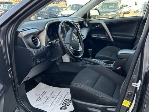 Used 2018 Toyota RAV4 XLE AWD/4WD image 13