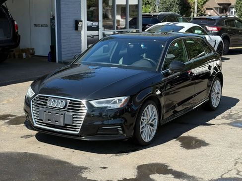 Used 2018 Audi A3 e-tron Premium Plus w/ Technology Package FWD image 3