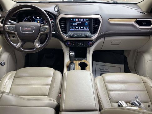 Used 2018 GMC Acadia Denali w/ Technology Package image 11