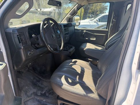Used 2020 GMC Savana 2500 w/ Driver Convenience Package image 5