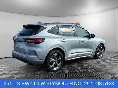 Used 2023 Ford Escape ST-Line w/ Tech Pack #1 FWD image 5