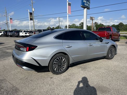 Used 2024 Hyundai Sonata SEL FWD image 2