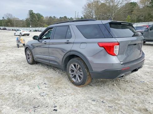 Used 2021 Ford Explorer XLT w/ Equipment Group 202A image 4