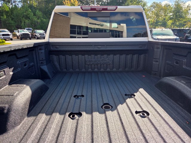Used 2022 Chevrolet Silverado 3500 High Country AWD/4WD image 7