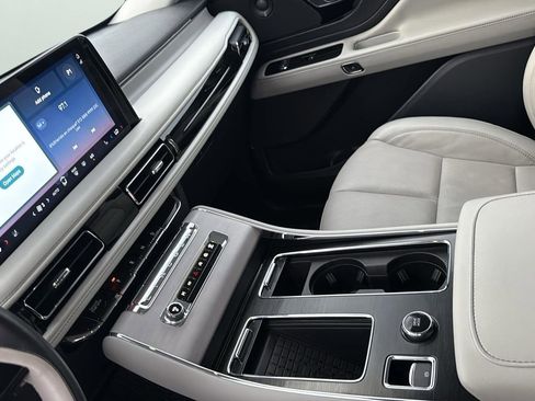 Used 2025 Lincoln Aviator Reserve w/ Illumination Package image 21