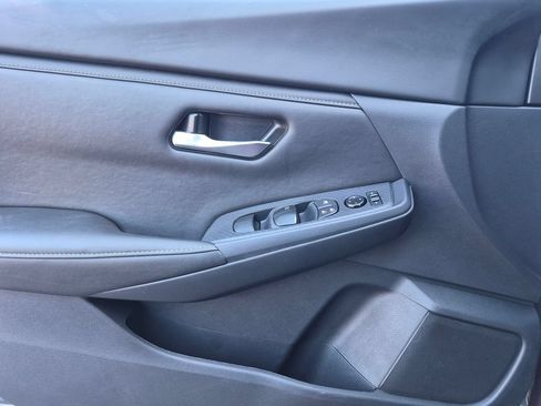 Used 2025 Nissan Sentra SV FWD image 11