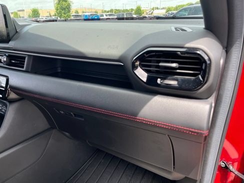 Used 2025 Honda Pilot Black Edition image 22