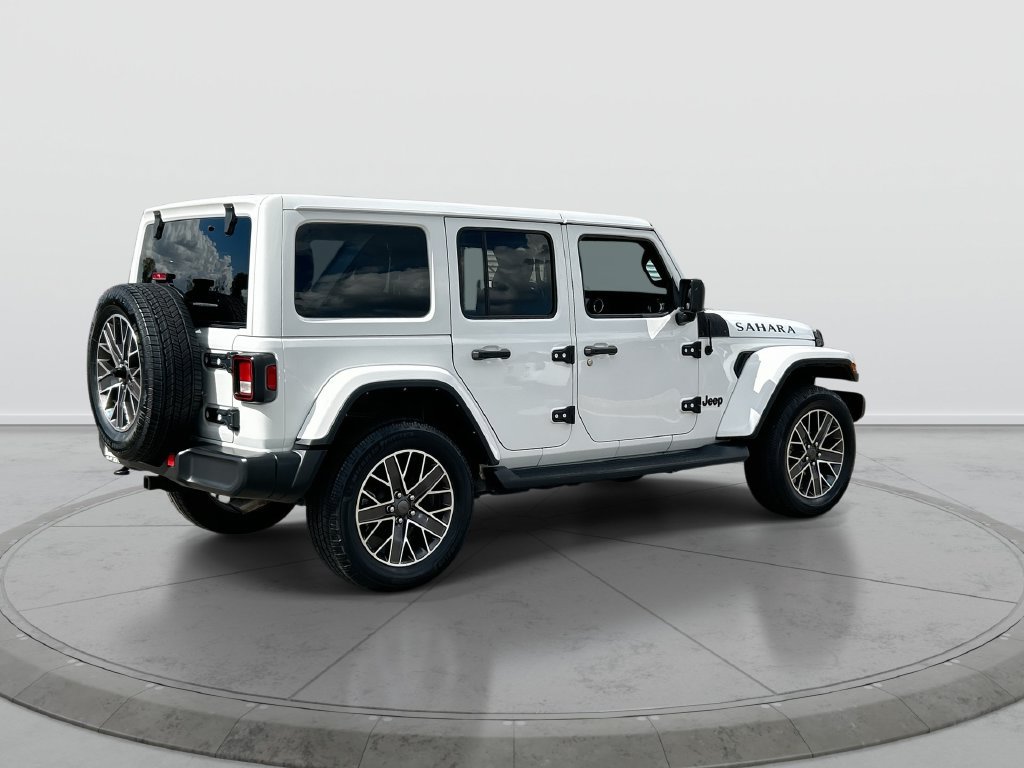 Used 2021 Jeep Wrangler Unlimited Sahara AWD/4WD image 8