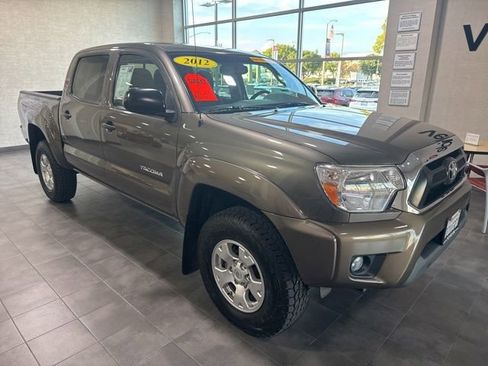 Used 2012 Toyota Tacoma PreRunner image 2