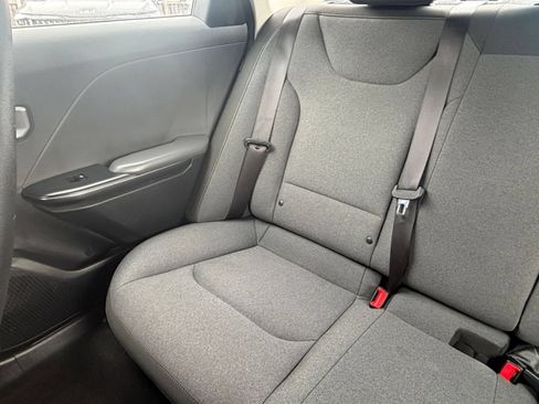Used 2025 Kia K4 FWD image 36