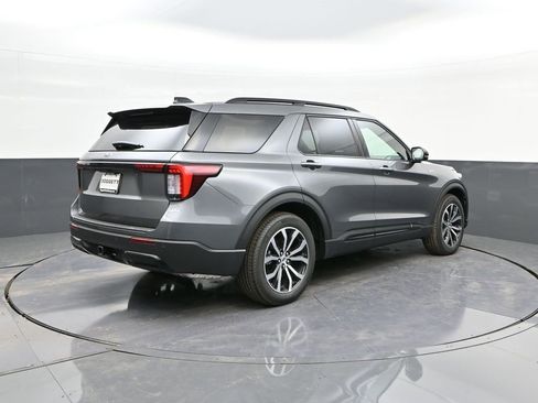 New 2025 Ford Explorer ST-Line image 11