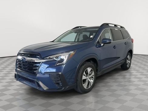 Used 2023 Subaru Ascent Premium w/ Convenience Package AWD/4WD image 3