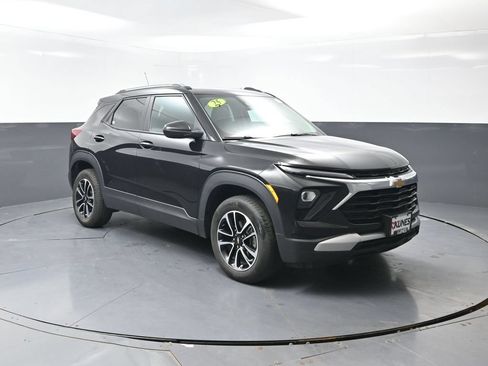 Used 2025 Chevrolet TrailBlazer LT AWD/4WD image 5