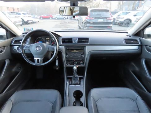 Used 2014 Volkswagen Passat 1.8T Wolfsburg Edition image 17