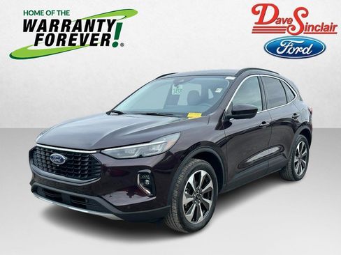 Used 2023 Ford Escape Platinum image 1