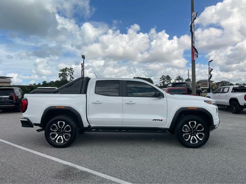 Used 2025 GMC Canyon AT4 w/ Nightfall Edition AWD/4WD image 4