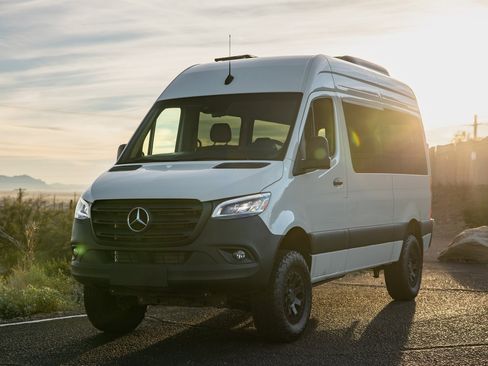 Used 2024 Mercedes-Benz Sprinter 2500 image 8