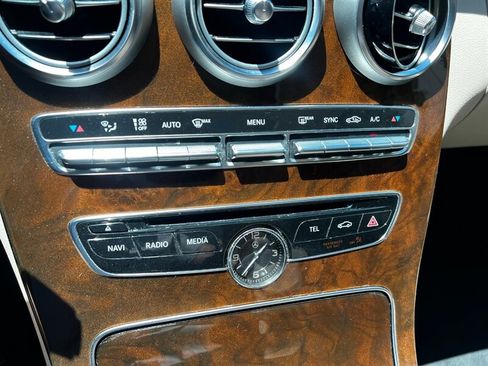 Used 2018 Mercedes-Benz C 300 4MATIC Sedan image 37