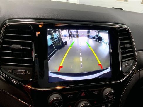 Used 2020 Jeep Grand Cherokee Limited X image 24