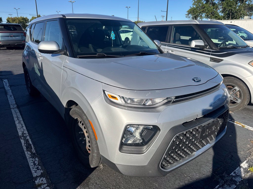 Used 2020 Kia Soul LX FWD image 2