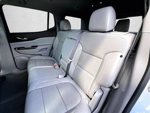 Used 2020 GMC Acadia SLT FWD image 28