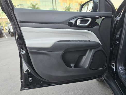 New 2026 Jeep Compass Limited image 20