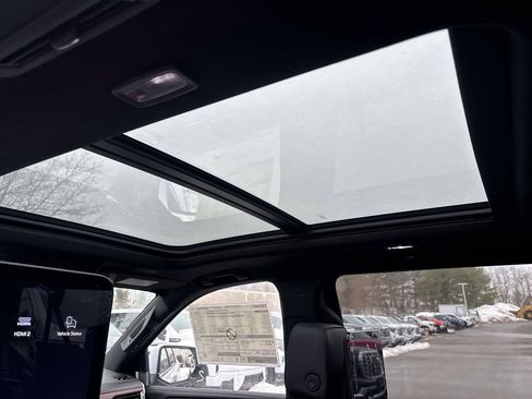 New 2026 GMC Yukon XL Denali w/ Denali Reserve Package image 9