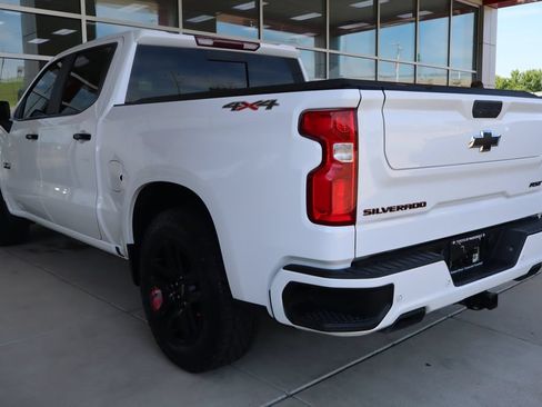 Used 2022 Chevrolet Silverado 1500 RST w/ Redline Edition AWD/4WD image 6