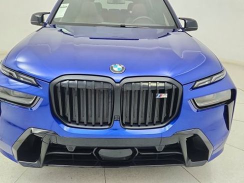 Used 2025 BMW X7 M60i image 9