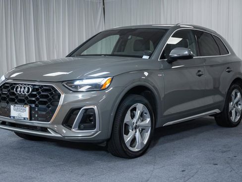 Used 2023 Audi Q5 2.0T Premium Plus w/ Premium Plus Package AWD/4WD image 3