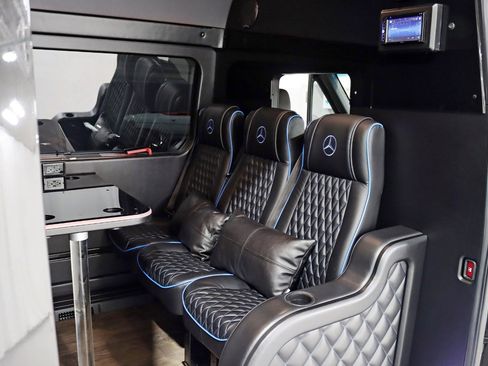 Used 2019 Mercedes-Benz Sprinter 170 image 27