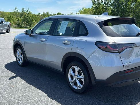 Used 2023 Honda HR-V LX image 9