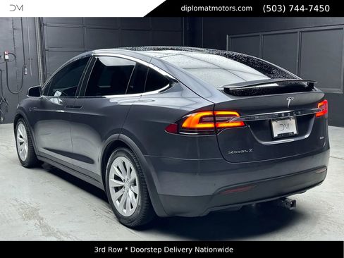 Used 2018 Tesla Model X 75D image 4