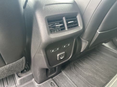 Used 2024 GMC Terrain Denali w/ Denali Premium Package AWD/4WD image 31