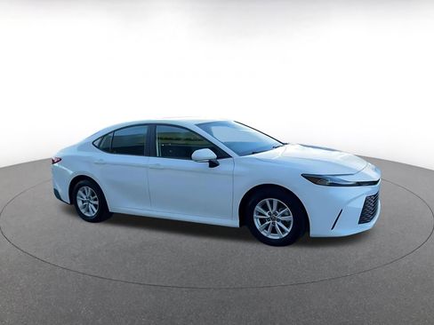Used 2025 Toyota Camry LE image 2