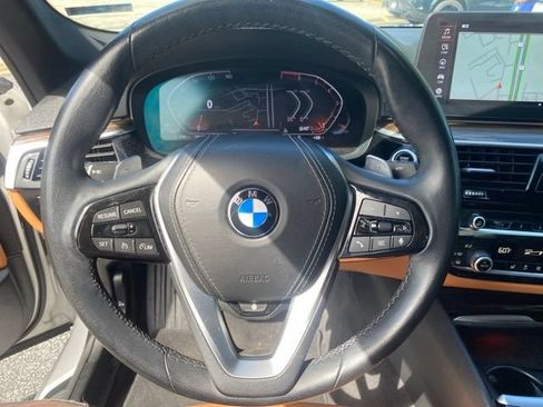 Used 2023 BMW 530i xDrive w/ Premium Package AWD/4WD image 17