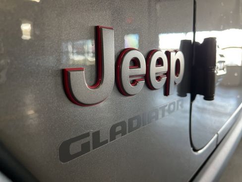Used 2022 Jeep Gladiator Rubicon w/ LED Lighting Group image 14