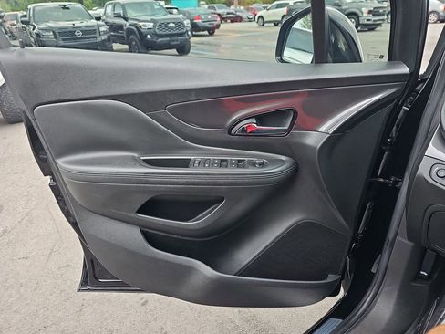 Used 2020 Buick Encore Preferred w/ Safety Package FWD image 31