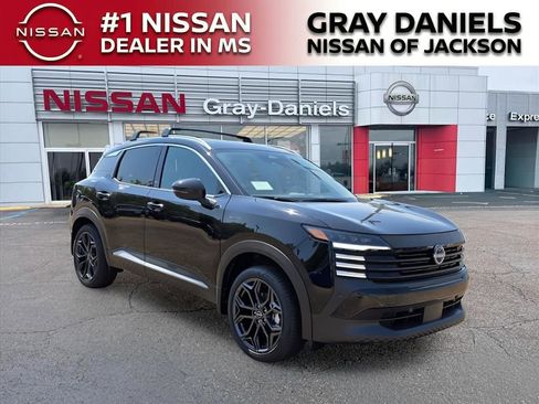 New 2025 Nissan Kicks SR image 1