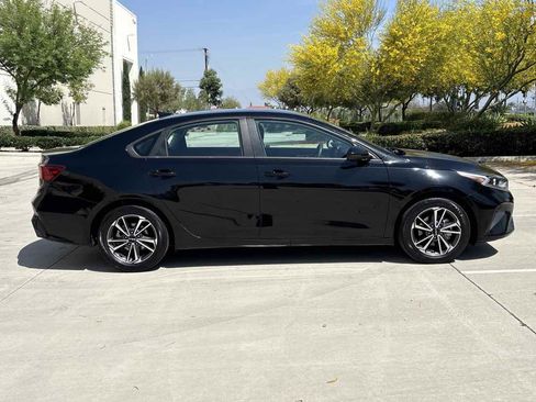 Used 2023 Kia Forte LXS FWD image 2