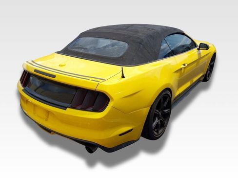 Used 2015 Ford Mustang Premium image 4